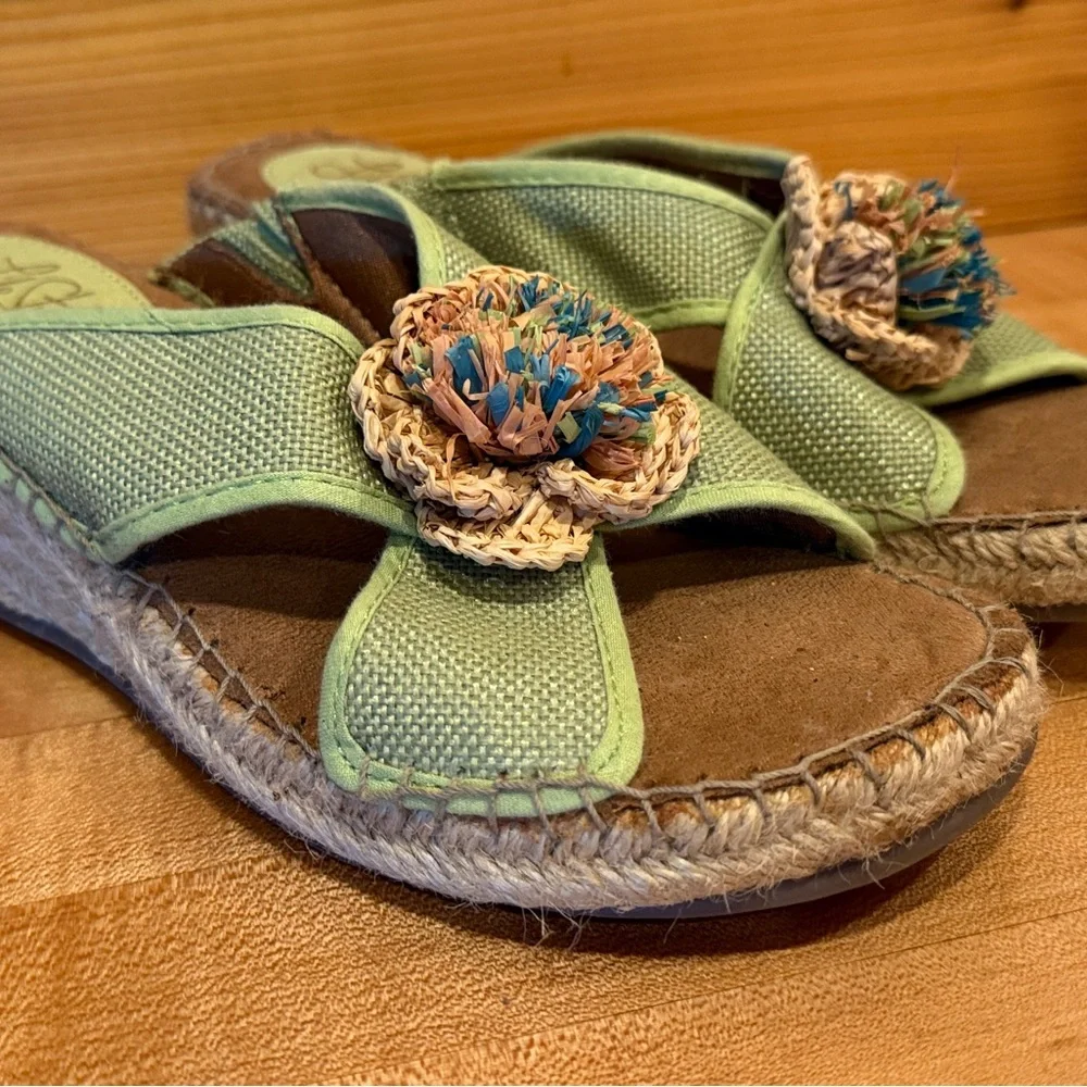 Life Stride Green Espadrilles with Floral Detail‎